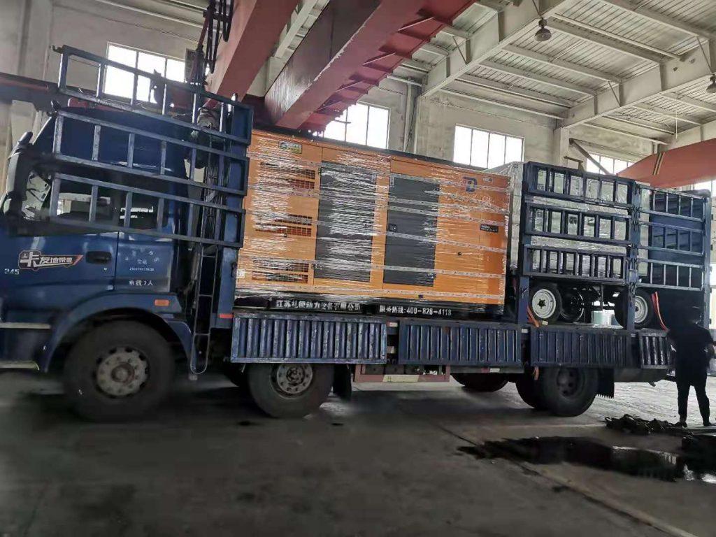 Guangdong customer purchased 2 Yuchai low-noise generator sets for delivery