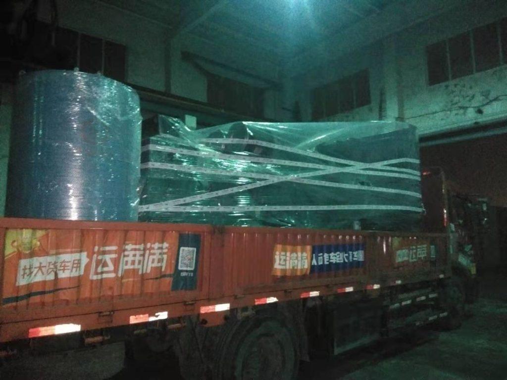 Qingdao customer purchased a 1000KW Cummins diesel generator set for delivery